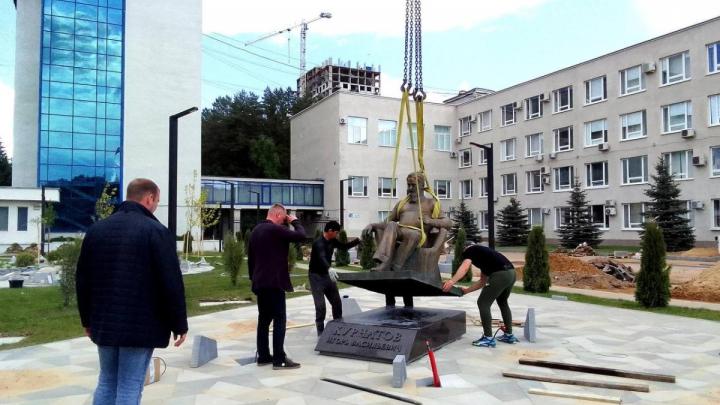 В Обнинске восстановили памятник Игорю Васильевичу Курчатову — Настоящий Обнинск