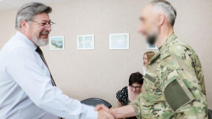 В Обнинске встретились с командиром мотострелкового батальона с позывным «Гранит» — Настоящий Обнинск