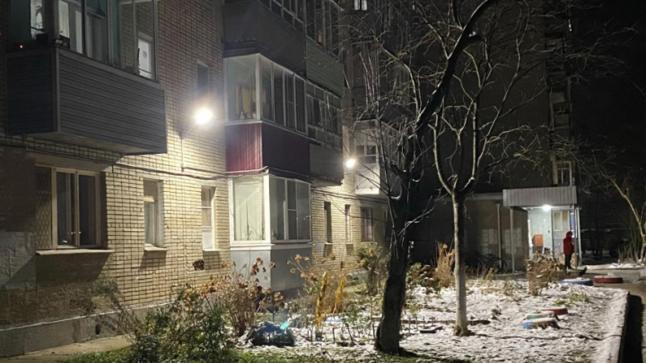 На улице Звёздной, 17 стало светлее благодаря новым светильникам — Настоящий Обнинск