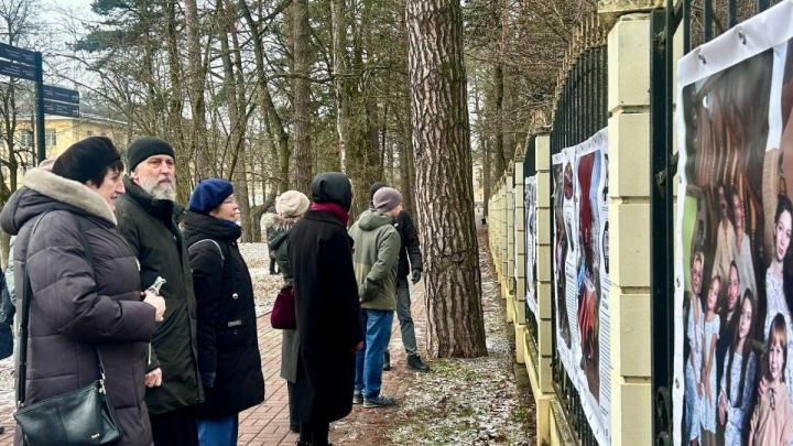 В Городском парке открылась уличная фотовыставка «Большая семья Росатома» — Настоящий Обнинск