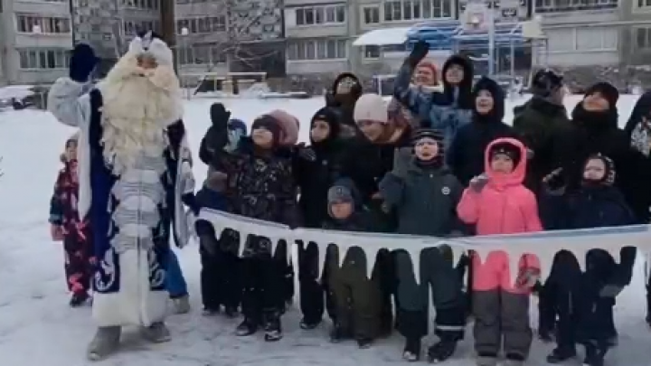 Во дворах города прошли предновогодние праздничные мероприятия — Настоящий Обнинск