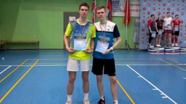 Обнинский бадминтонист завоевал серебро чемпионата ЦФО и вышел на старт в Гатчине — Настоящий Обнинск
