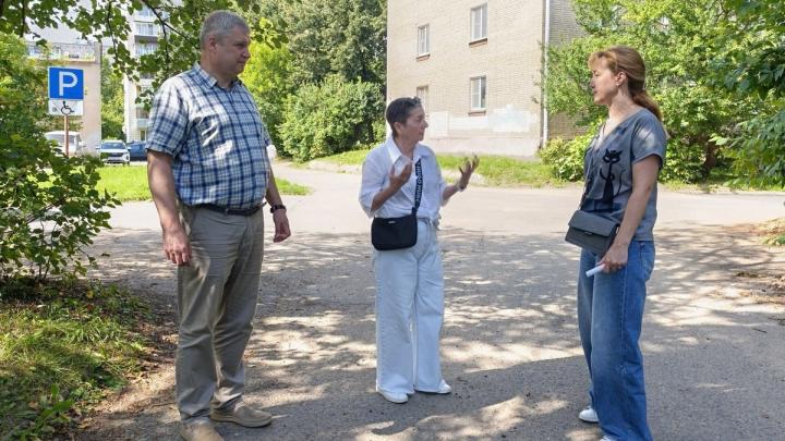 Депутат Сергей Краско проверил ремонт в 27-м микрорайоне — Настоящий Обнинск