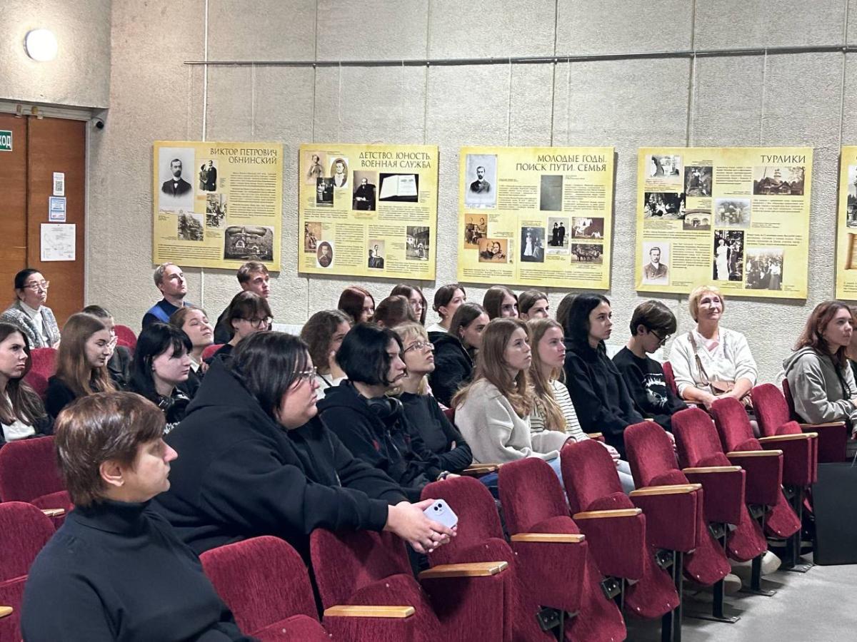 В Обнинске состоялся мастер-класс Владимира Пугачёва «Профессия Художник» в рамках проекта «Выбор первых» — Настоящий Обнинск