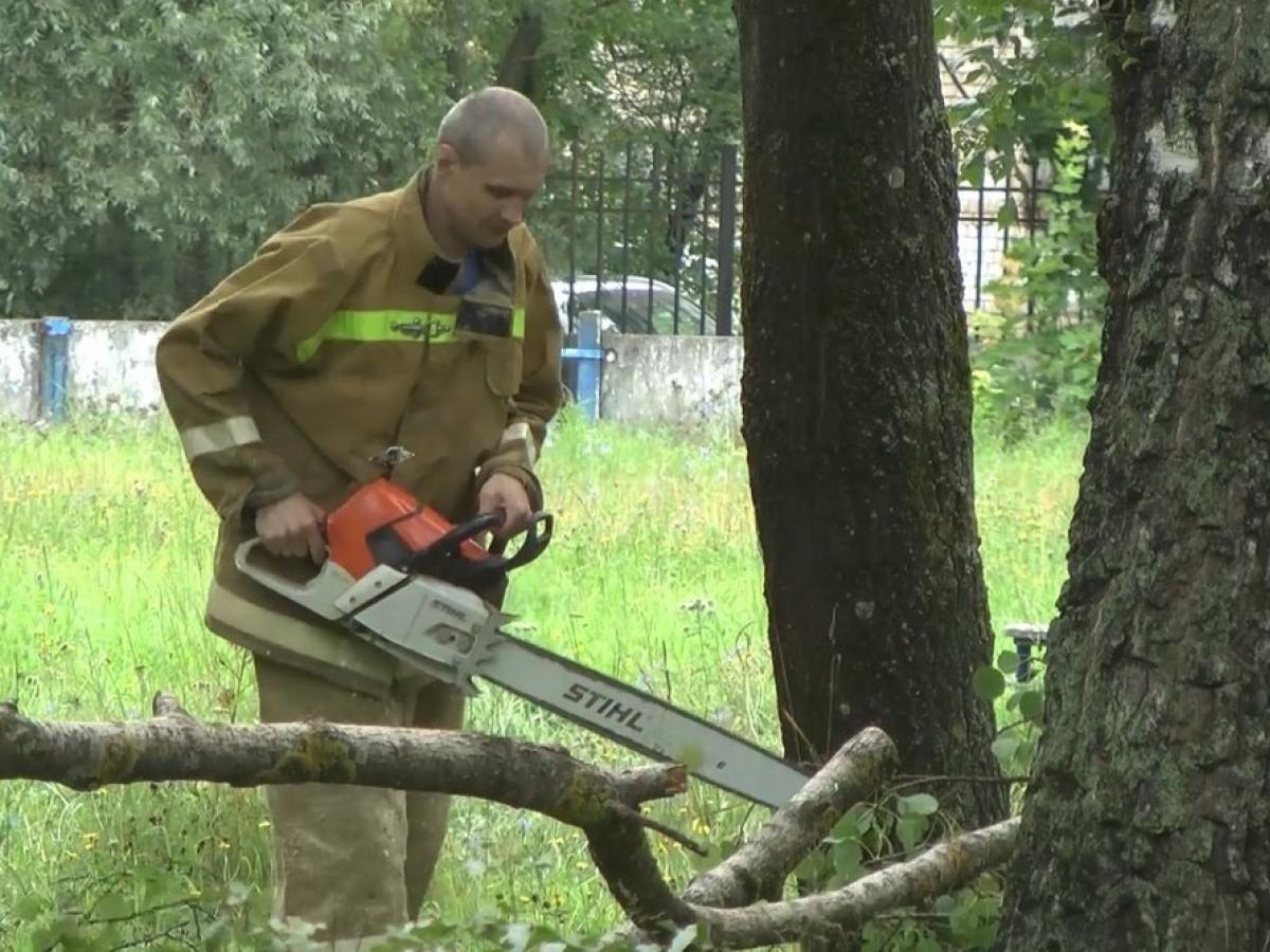 В Обнинске продолжают устранять последствия ураганного ветра — Настоящий Обнинск